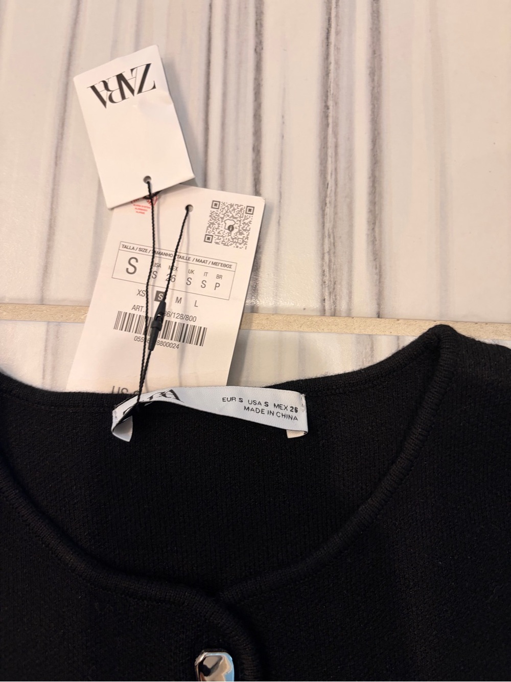 Zara Black Button-Front Knit Tank - Picture 2 of 2